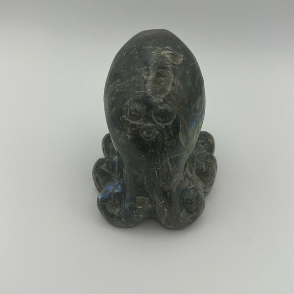 Natural blue flash labradorite octopus carving - Picture 2 of 8